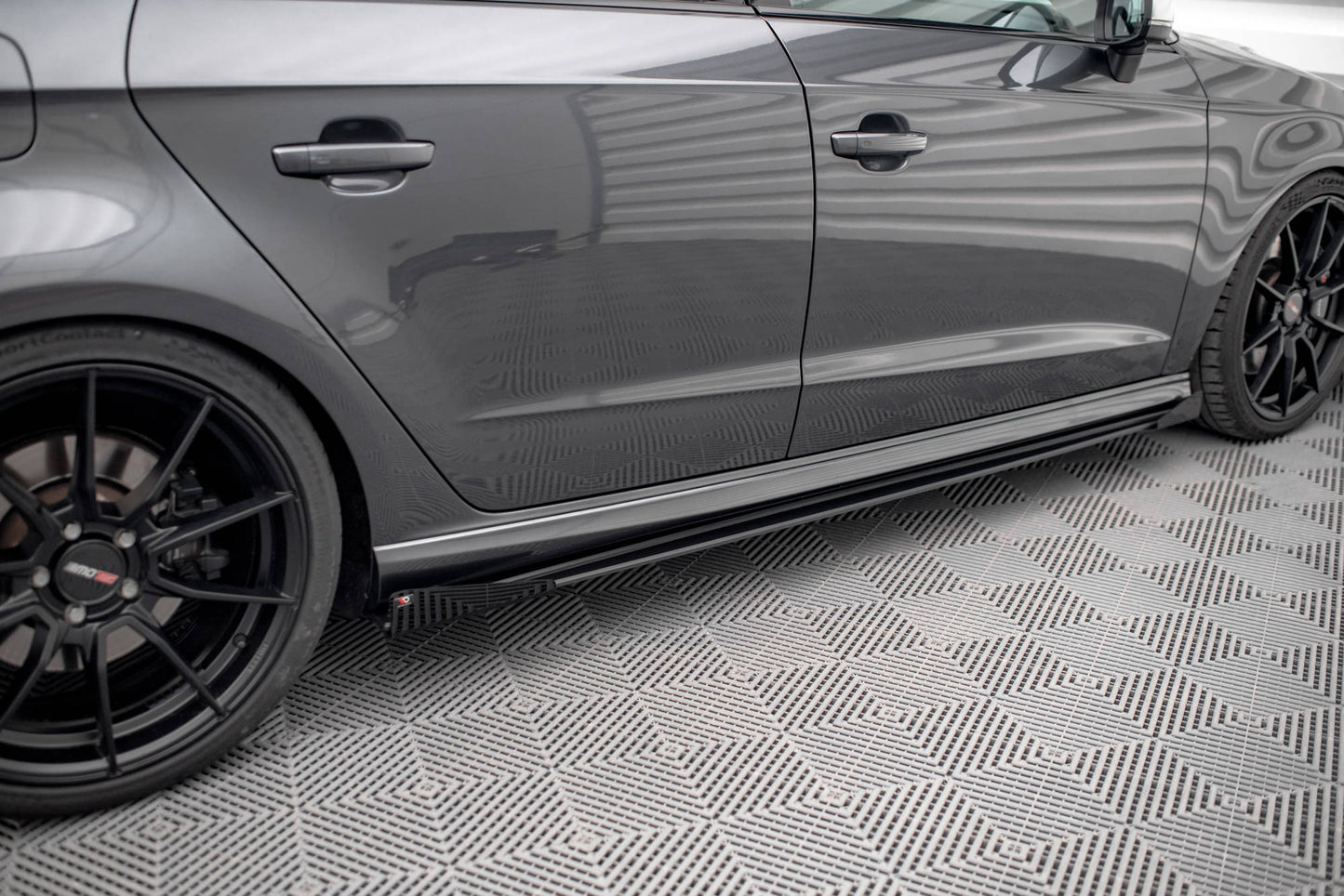 Street Pro Seitenschweller Ansatz für + Flaps Audi S3 Sportback 8V Facelift schwarz Hochglanz