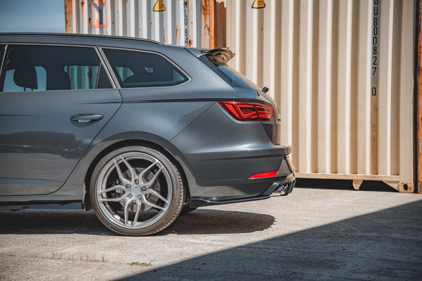 Heck Ansatz Flaps Diffusor V.3 für Seat Leon Cupra Mk3 FL Sportstourer schwarz matt