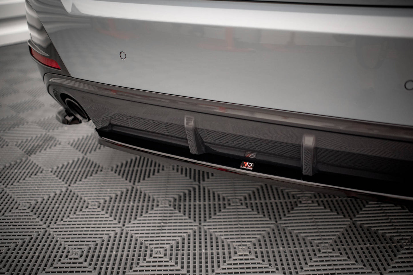 Mittlerer Diffusor Heck Ansatz für BMW 4er Gran Coupe M-Paket G26 Carbon Look