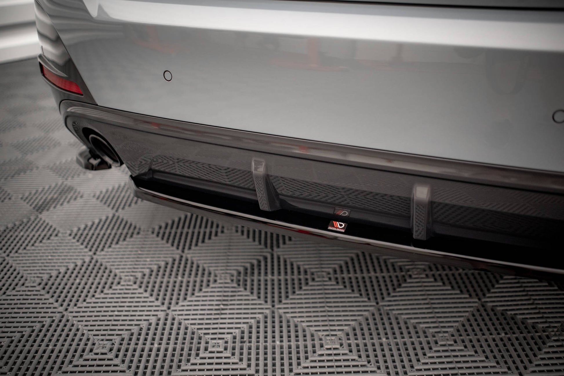 Mittlerer Diffusor Heck Ansatz für BMW 4er Gran Coupe M-Paket G26 Carbon Look