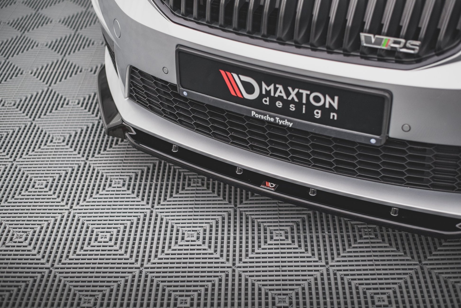 Front Ansatz V.3 für Skoda Octavia RS Mk3 schwarz Hochglanz