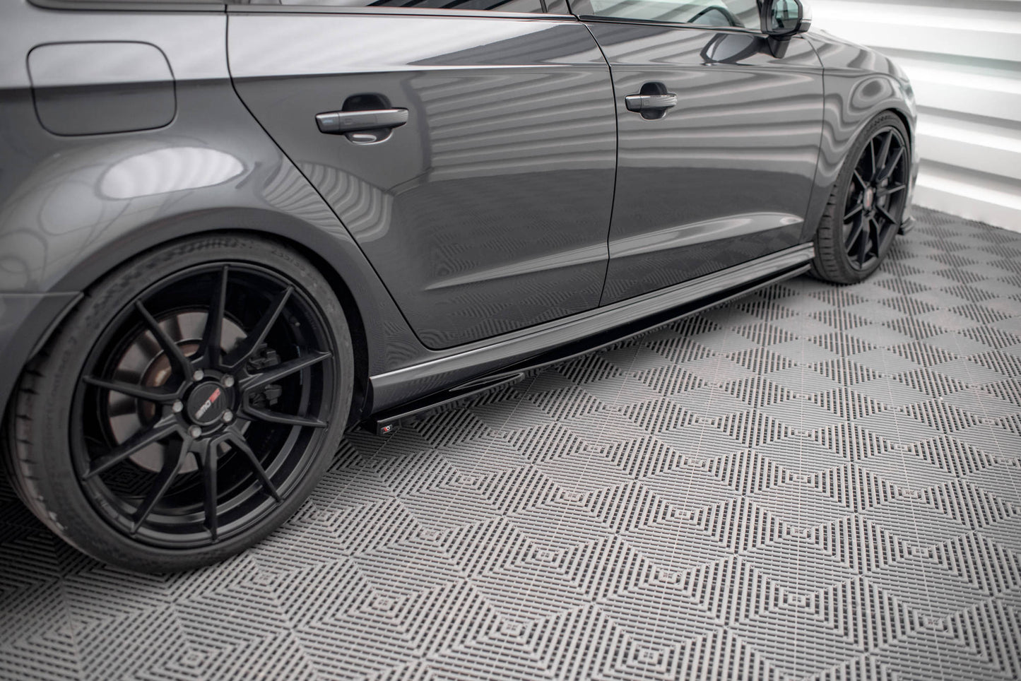 Seitenschweller Ansatz für Audi S3 Sportback 8V Facelift schwarz Hochglanz