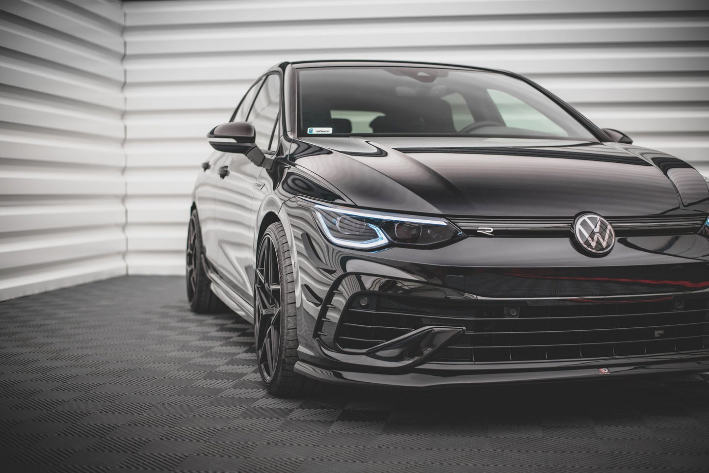 Front Ansatz V.5 für Volkswagen Golf R Mk8 schwarz matt