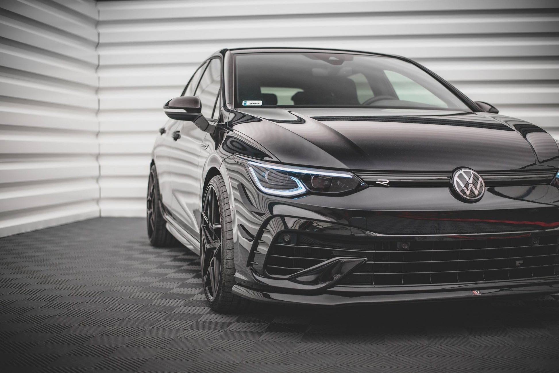 Front Ansatz V.5 für Volkswagen Golf R Mk8 schwarz matt