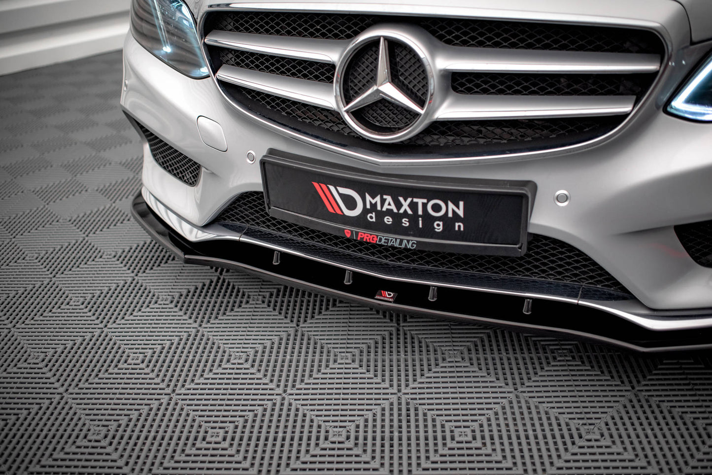 Front Ansatz V.1 für Mercedes-Benz E AMG-Line Limousine W212 Facelift Carbon Look
