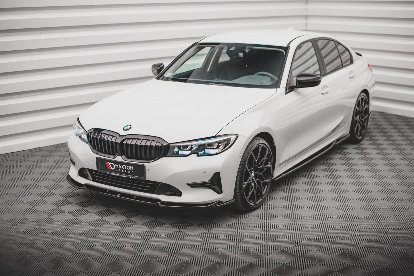 Front Ansatz V.2 für BMW 3er G20 / G21 schwarz Hochglanz
