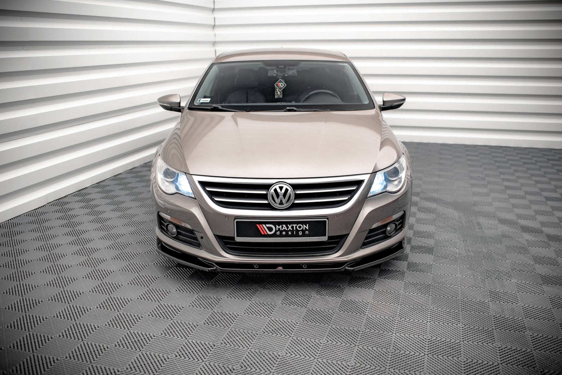 Front Ansatz V.4 für Volkswagen Passat CC schwarz Hochglanz