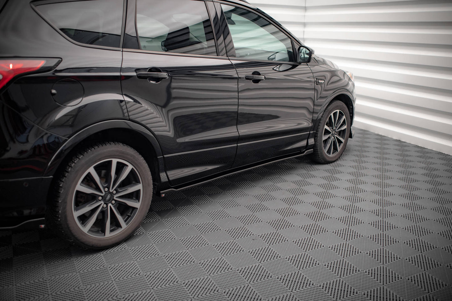 Seitenschweller Ansatz für Ford Escape ST-Line Mk3 schwarz matt