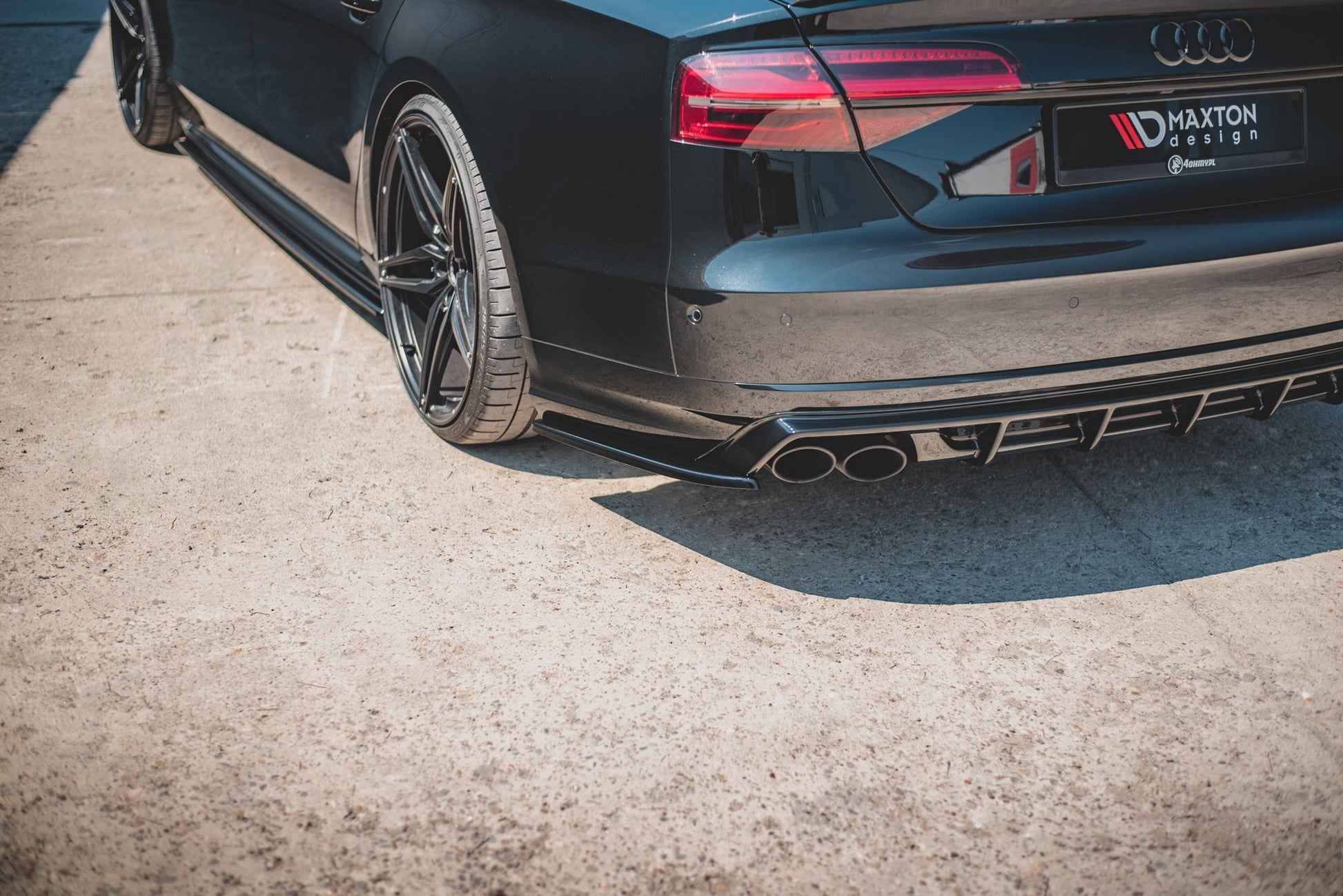 Heck Ansatz Flaps Diffusor V.2 für Audi S8 D4 Facelift schwarz matt