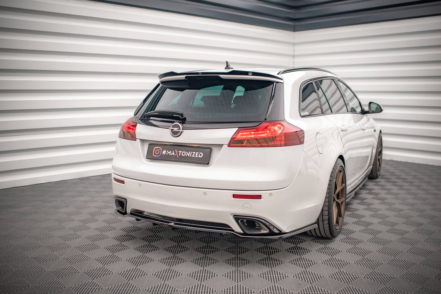 Mittlerer Diffusor Heck Ansatz DTM Look für Opel Insignia OPC Mk1 schwarz matt