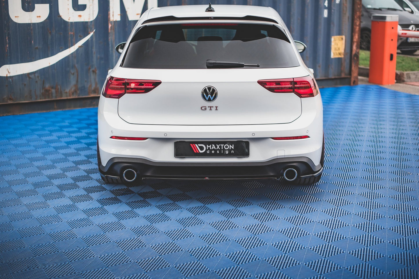 Mittlerer Diffusor Heck Ansatz für Volkswagen Golf 8 GTI schwarz matt