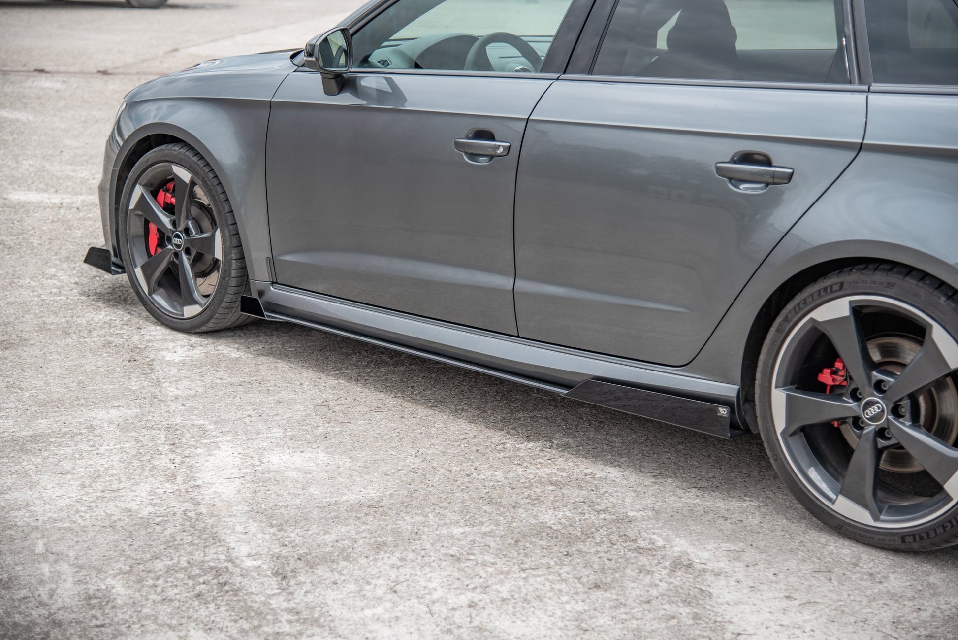 Side Flaps Audi RS3 8V Sportback schwarz Hochglanz