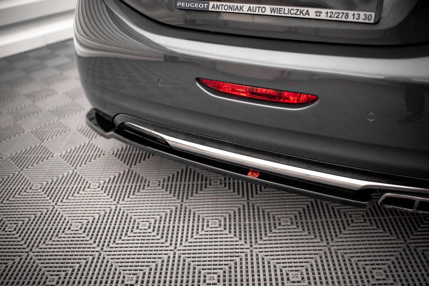 Heck Ansatz Flaps Diffusor für Peugeot 208 GTi Mk1 schwarz matt