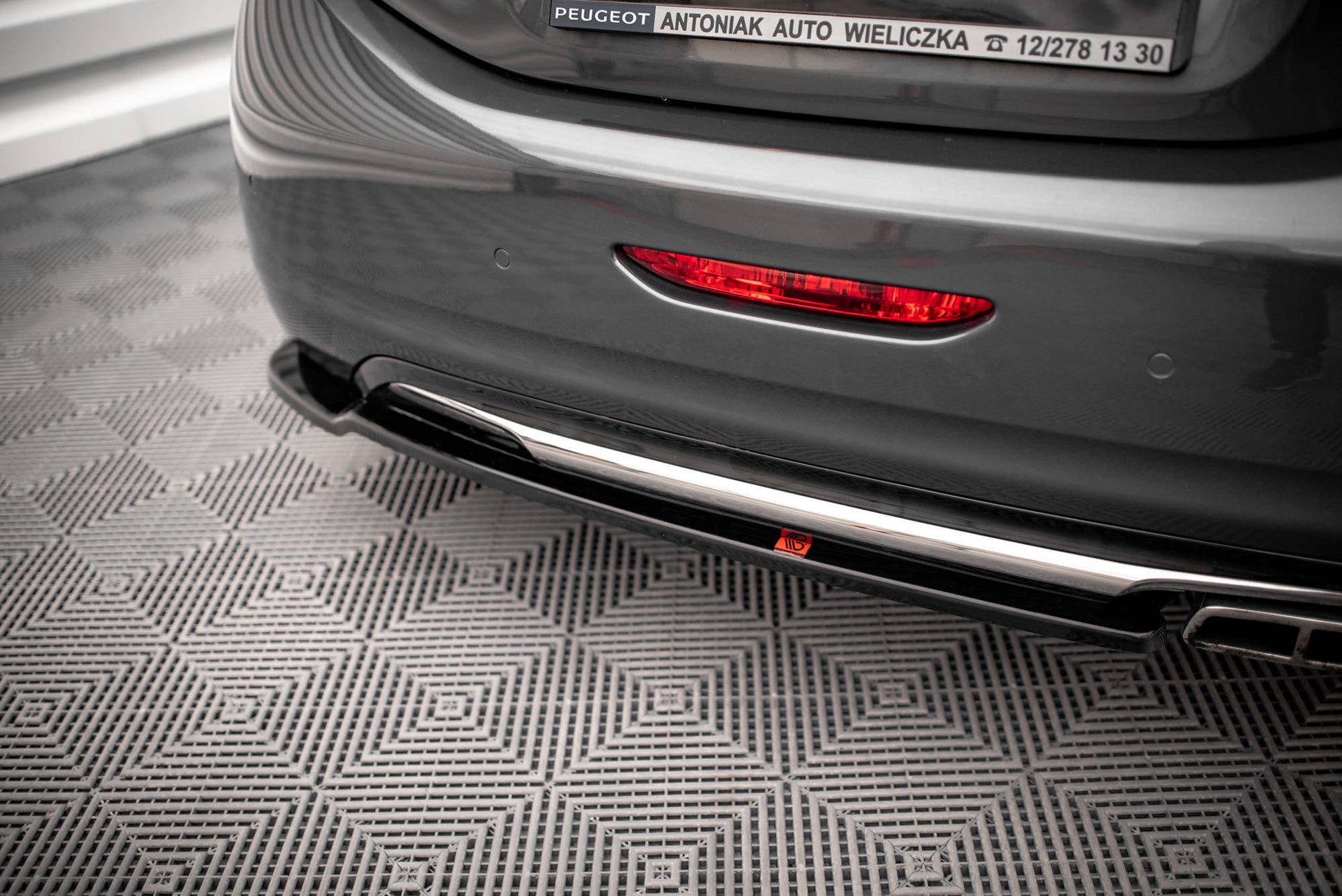 Heck Ansatz Flaps Diffusor für Peugeot 208 GTi Mk1 Carbon Look