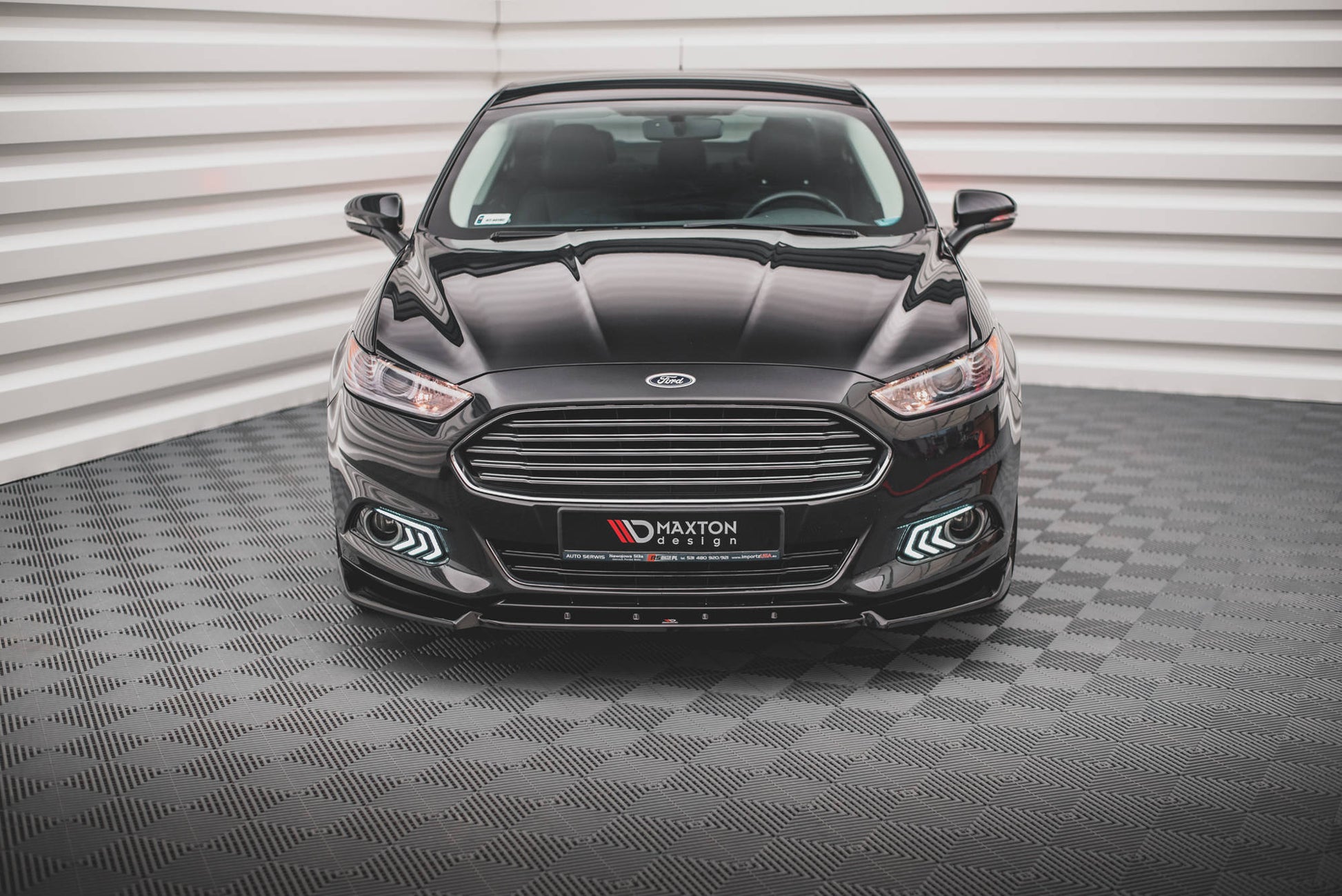Front Ansatz für Ford Mondeo Mk5 schwarz Hochglanz