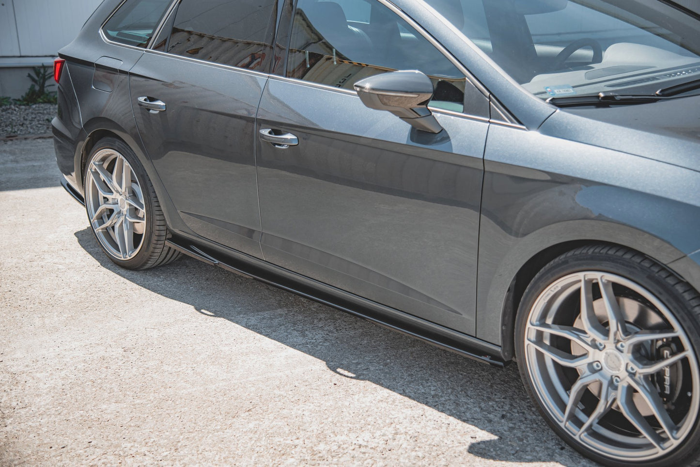 Seitenschweller Ansatz für V.5 Seat Leon Cupra / FR Mk3 FL schwarz matt