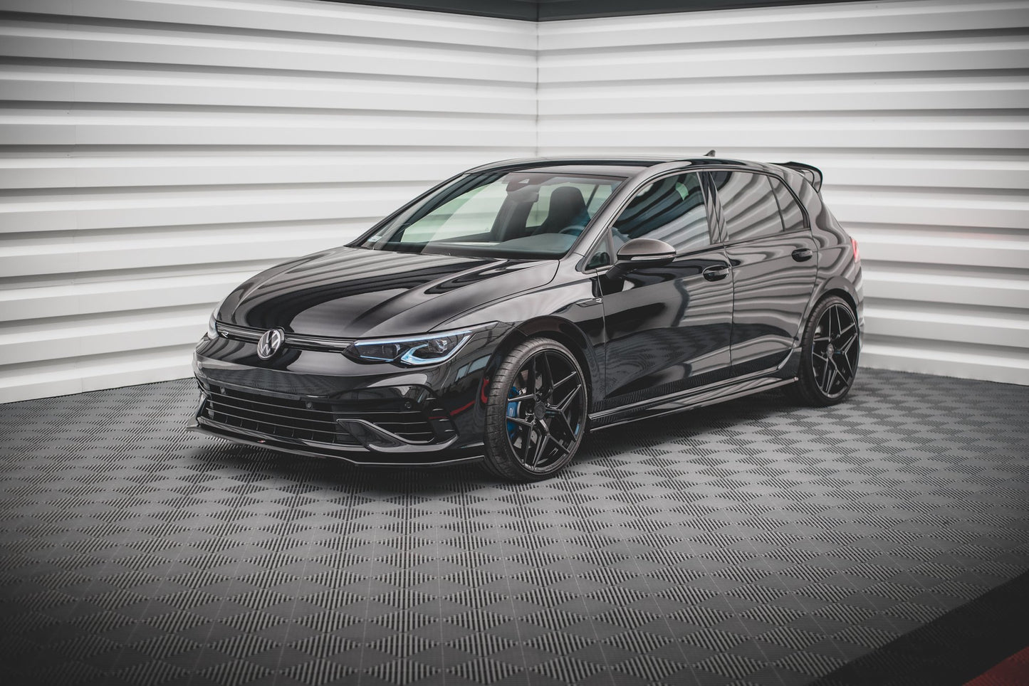 Front Ansatz V.3 für Volkswagen Golf R Mk8 schwarz matt