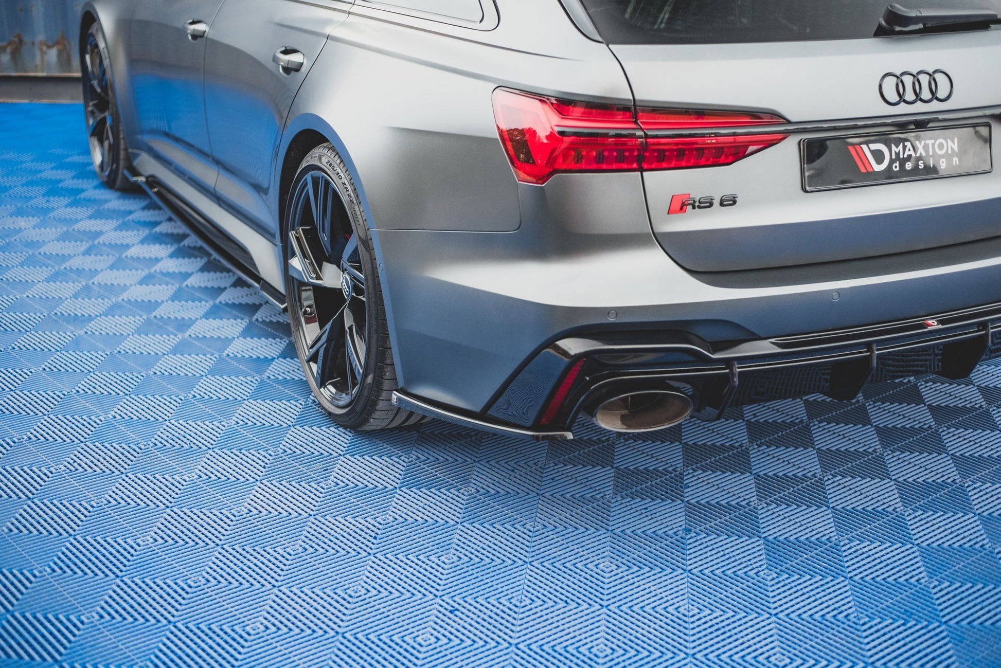 Heck Ansatz Flaps Diffusor V.2 für Audi RS6 C8 / RS7 C8 Carbon Look