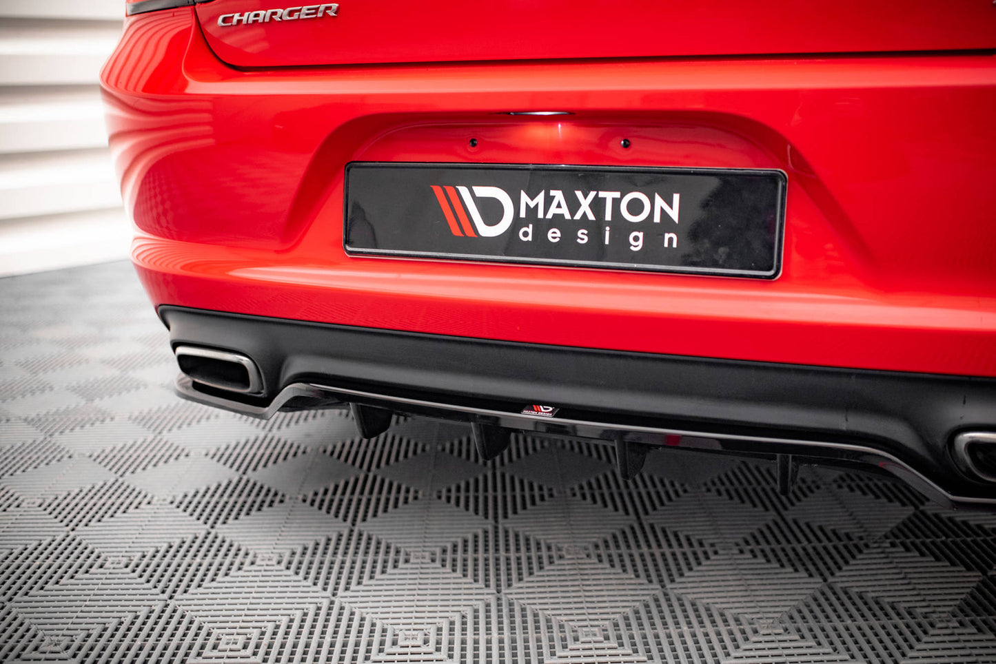 Mittlerer Diffusor Heck Ansatz DTM Look für Dodge Charger RT Mk7 Facelift schwarz matt