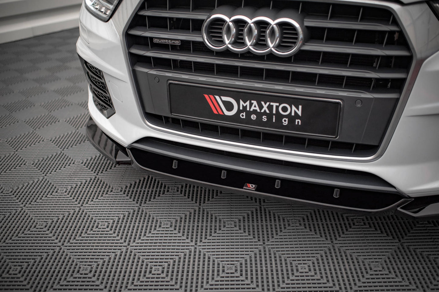 Front Ansatz V.1 für Audi Q3 8U Facelift schwarz Hochglanz