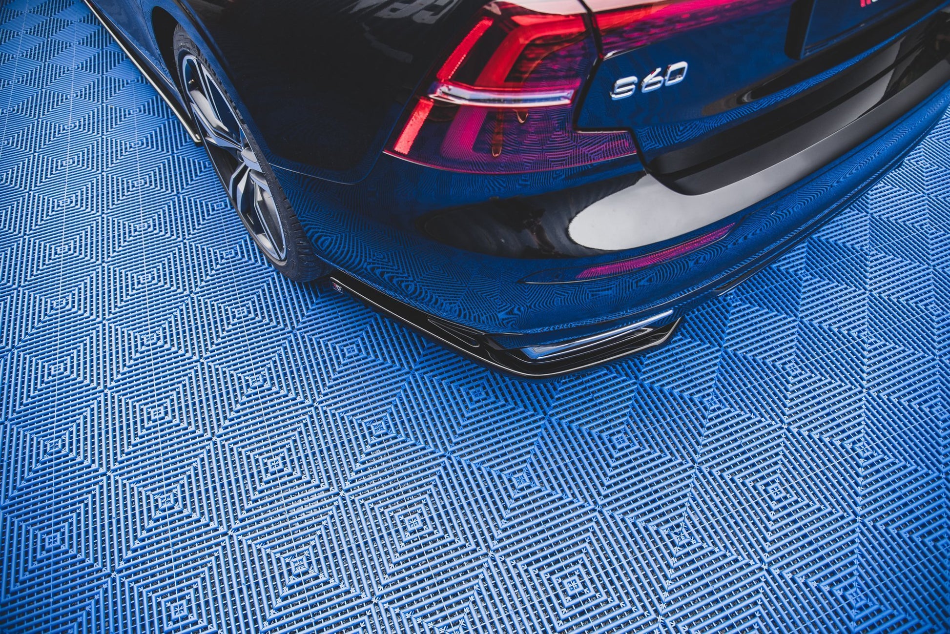 Heck Ansatz Flaps Diffusor für Volvo S60/V60 R-Design Mk3 Carbon Look
