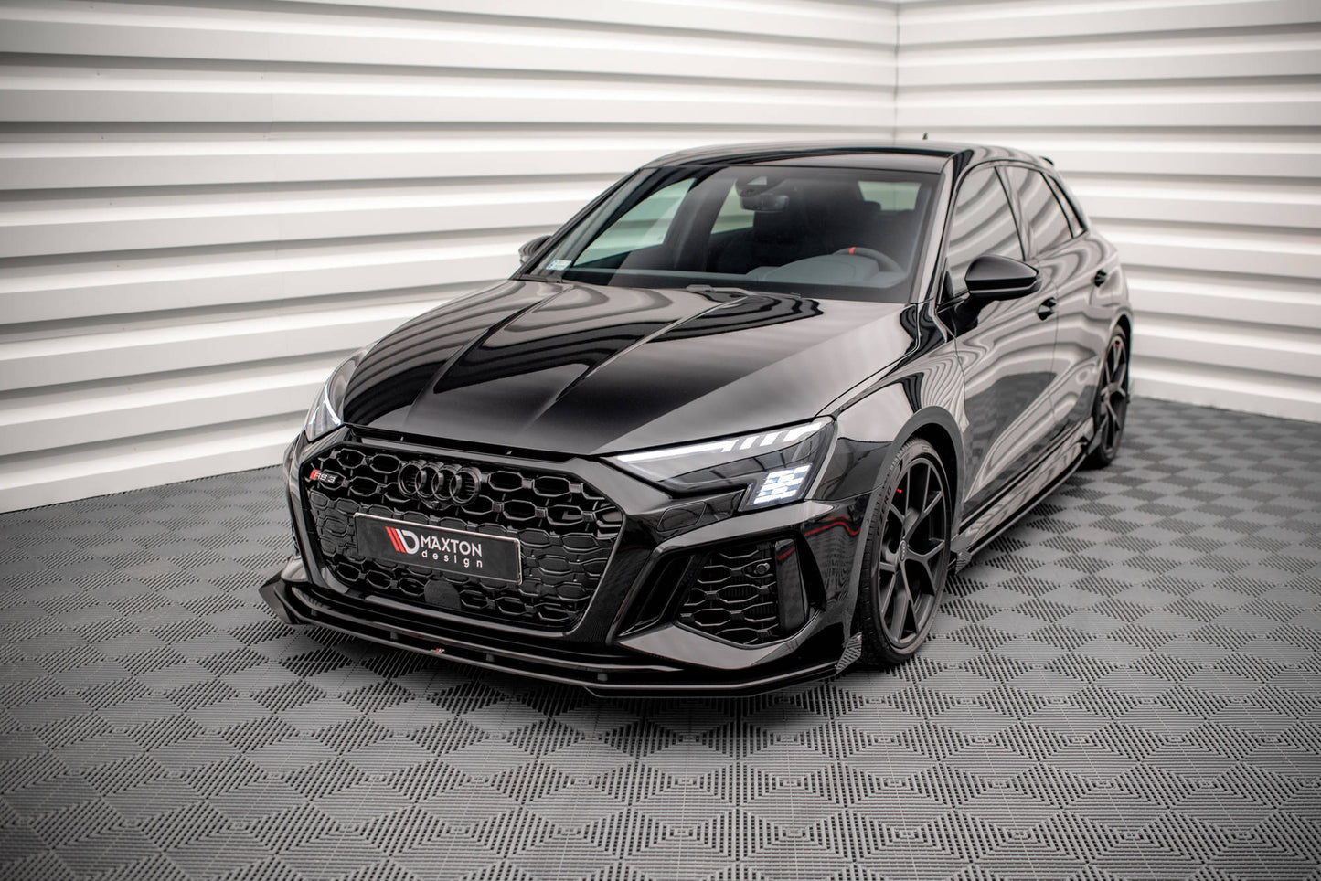Front Flaps Audi RS3 8Y schwarz Hochglanz