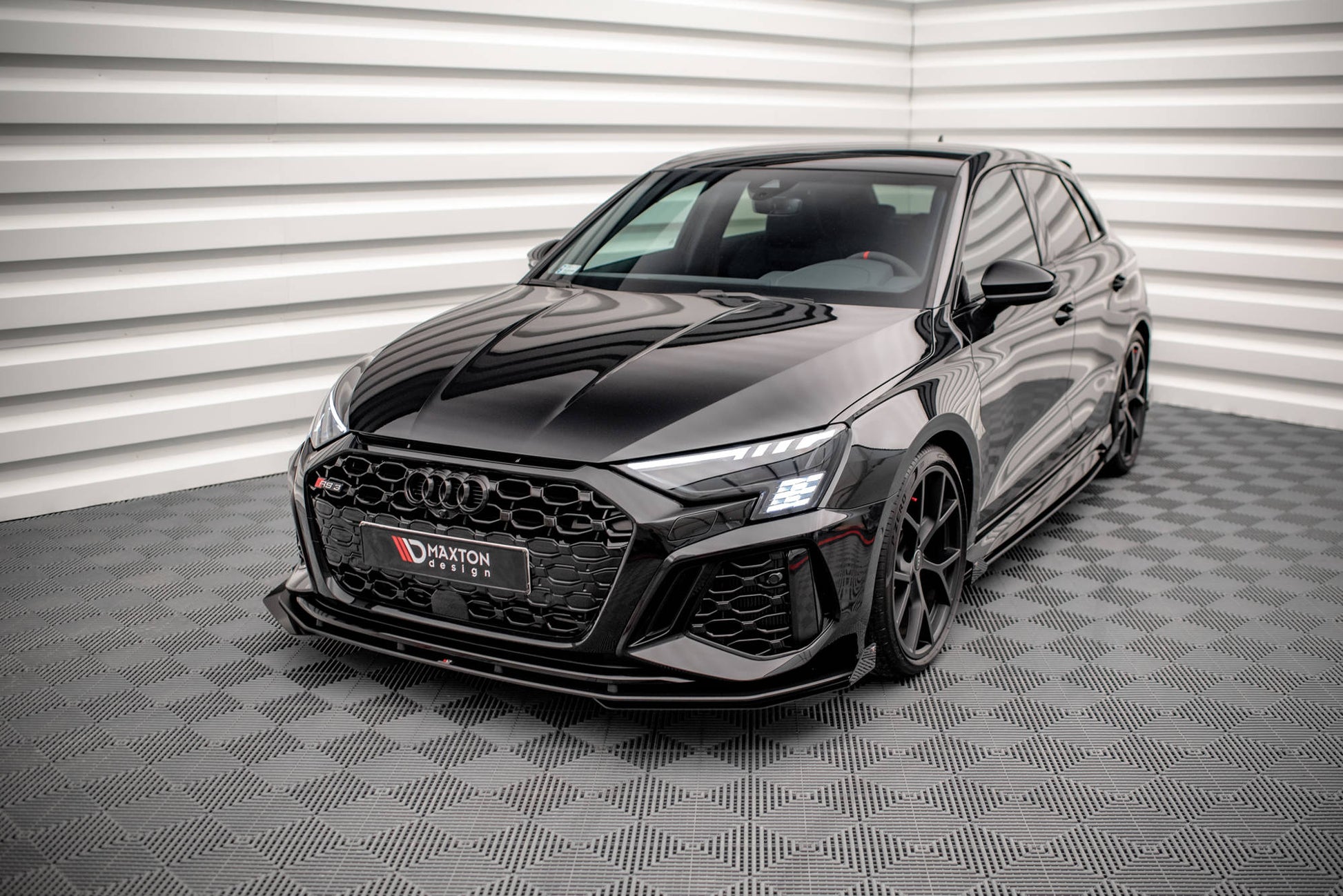 Front Flaps Audi RS3 8Y schwarz Hochglanz