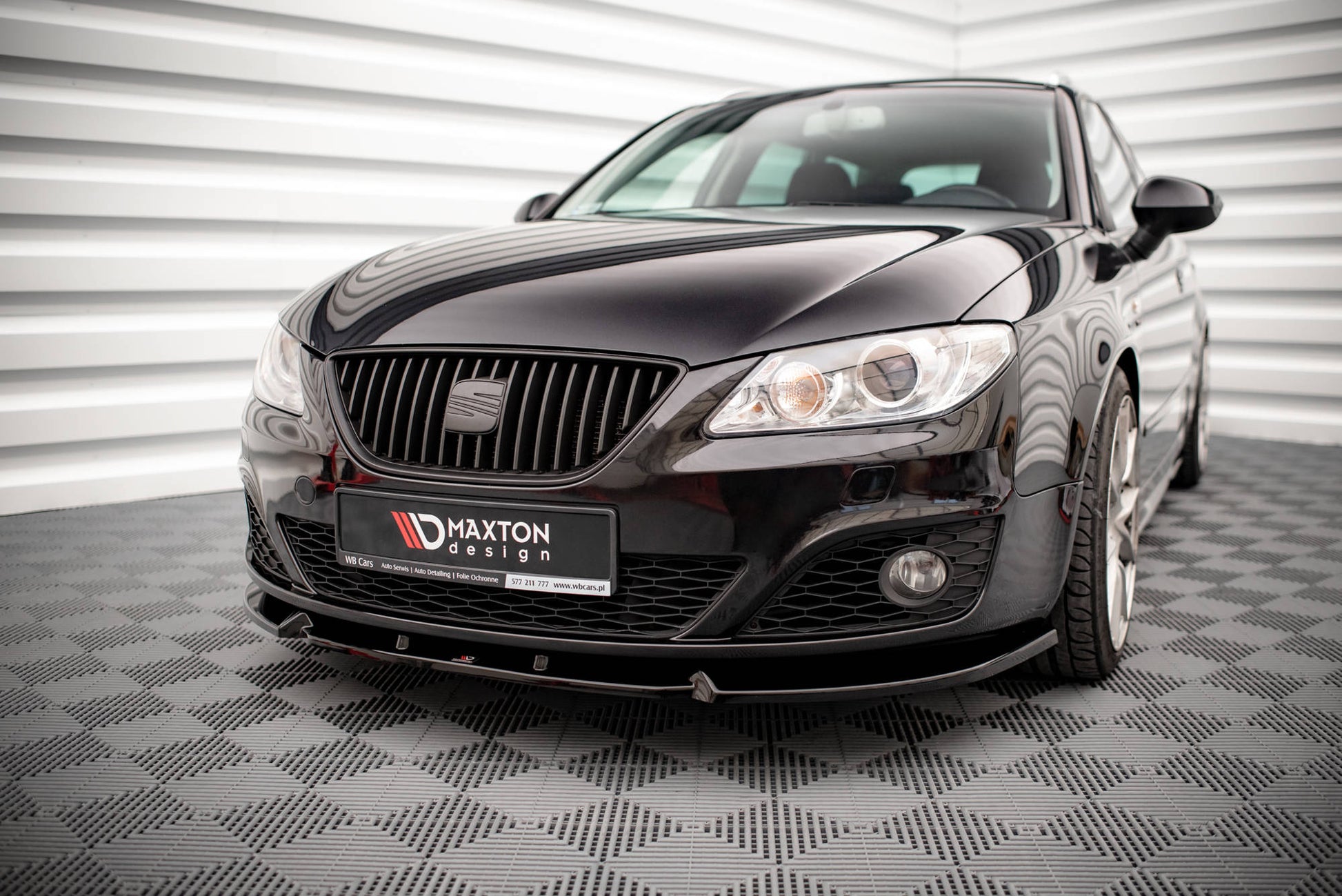 Front Ansatz V.1 für Seat Exeo schwarz Hochglanz