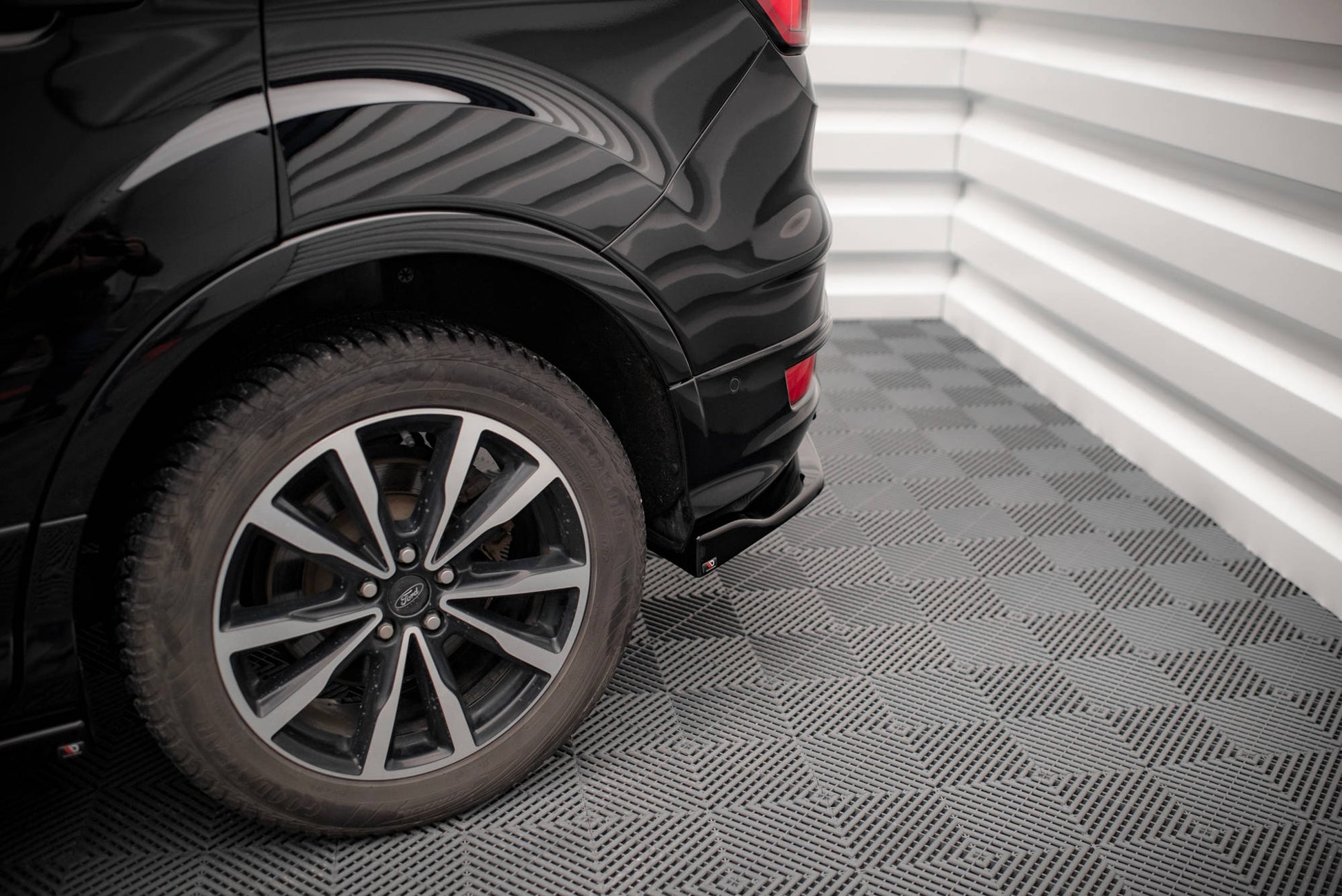Heck Ansatz Flaps Diffusor für Ford Escape ST-Line Mk3 schwarz matt