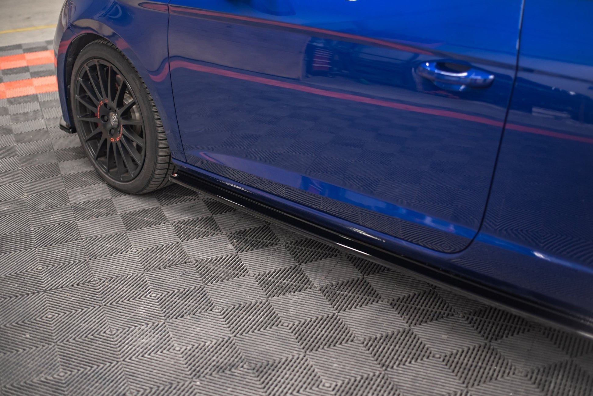 Seitenschweller Ansatz für Seat Leon Cupra / FR SC Mk3 / Mk3 FL schwarz matt