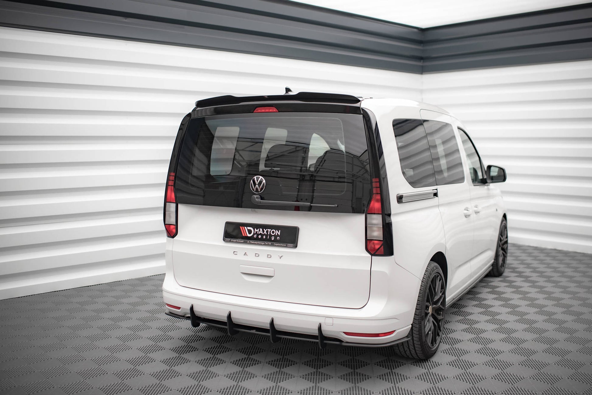 Spoiler CAP für Volkswagen Caddy Mk5 schwarz Hochglanz