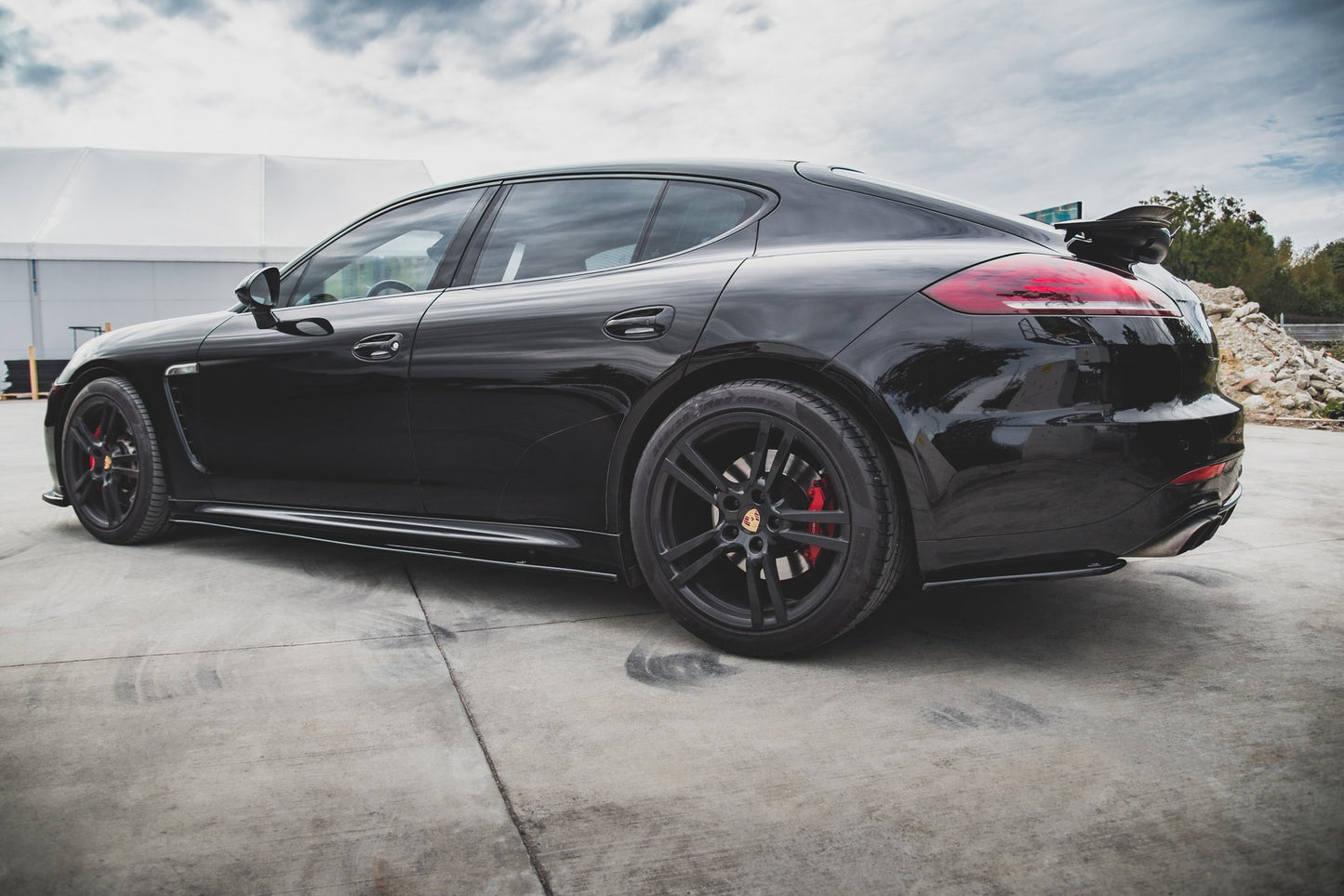 Heck Ansatz Flaps Diffusor für Porsche Panamera Turbo 970 Facelift schwarz matt