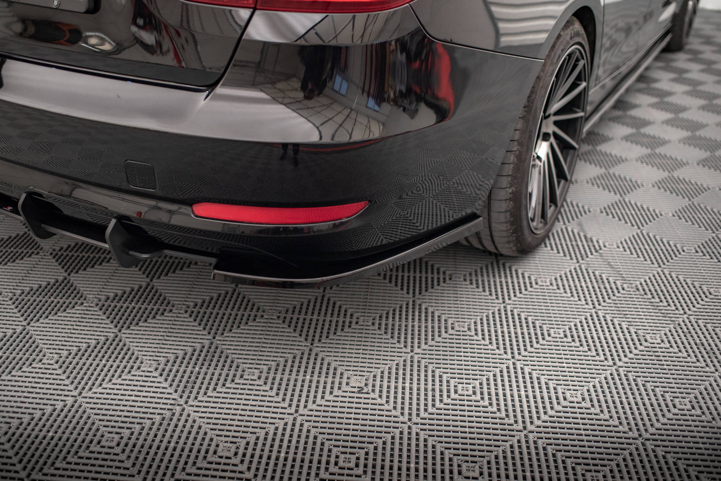 Heck Ansatz Flaps Diffusor für BMW 3er GT F34 Carbon Look