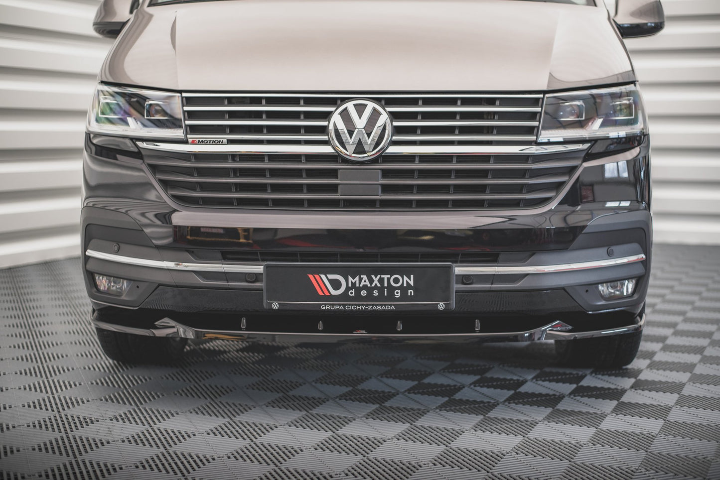 Front Ansatz V.2 für Volkswagen T6 Facelift schwarz Hochglanz