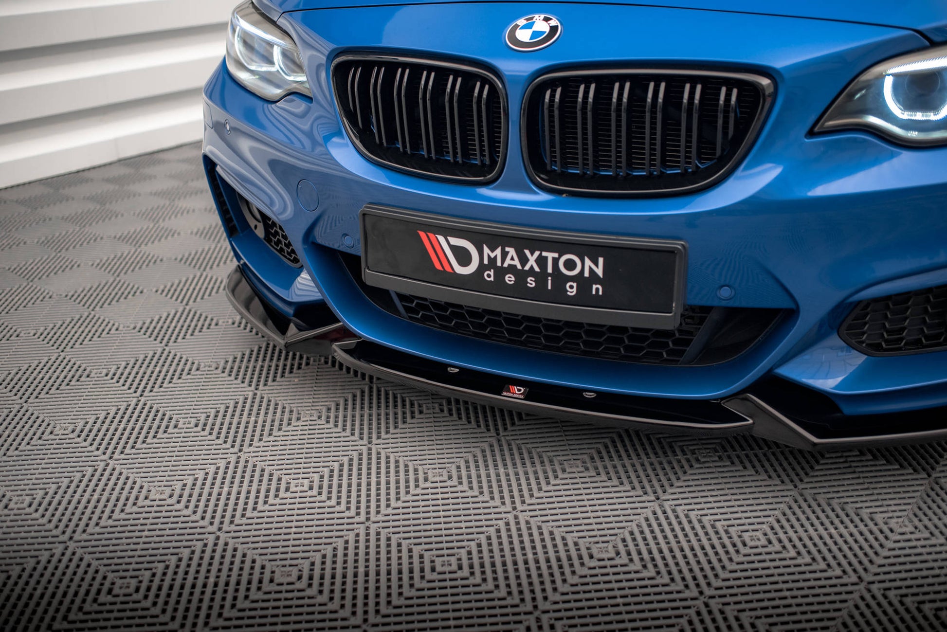 Front Ansatz V.2 für BMW 2 M-Paket F22 schwarz Hochglanz