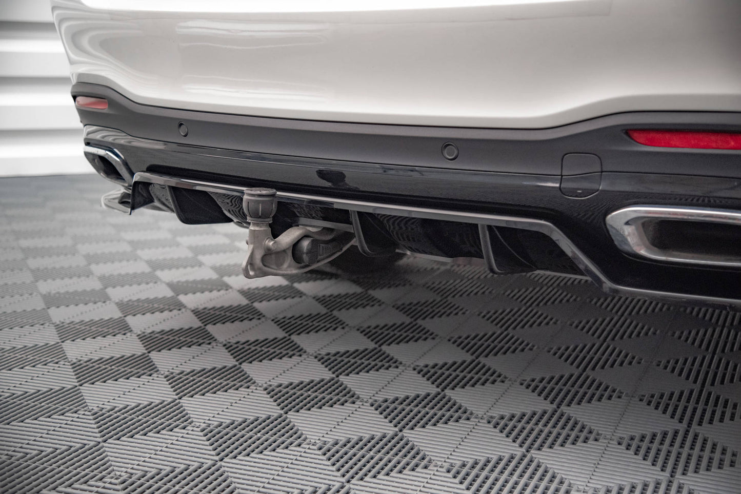 Mittlerer Diffusor Heck Ansatz DTM Look für Mercedes-Benz GLS AMG-Line X167 schwarz Hochglanz