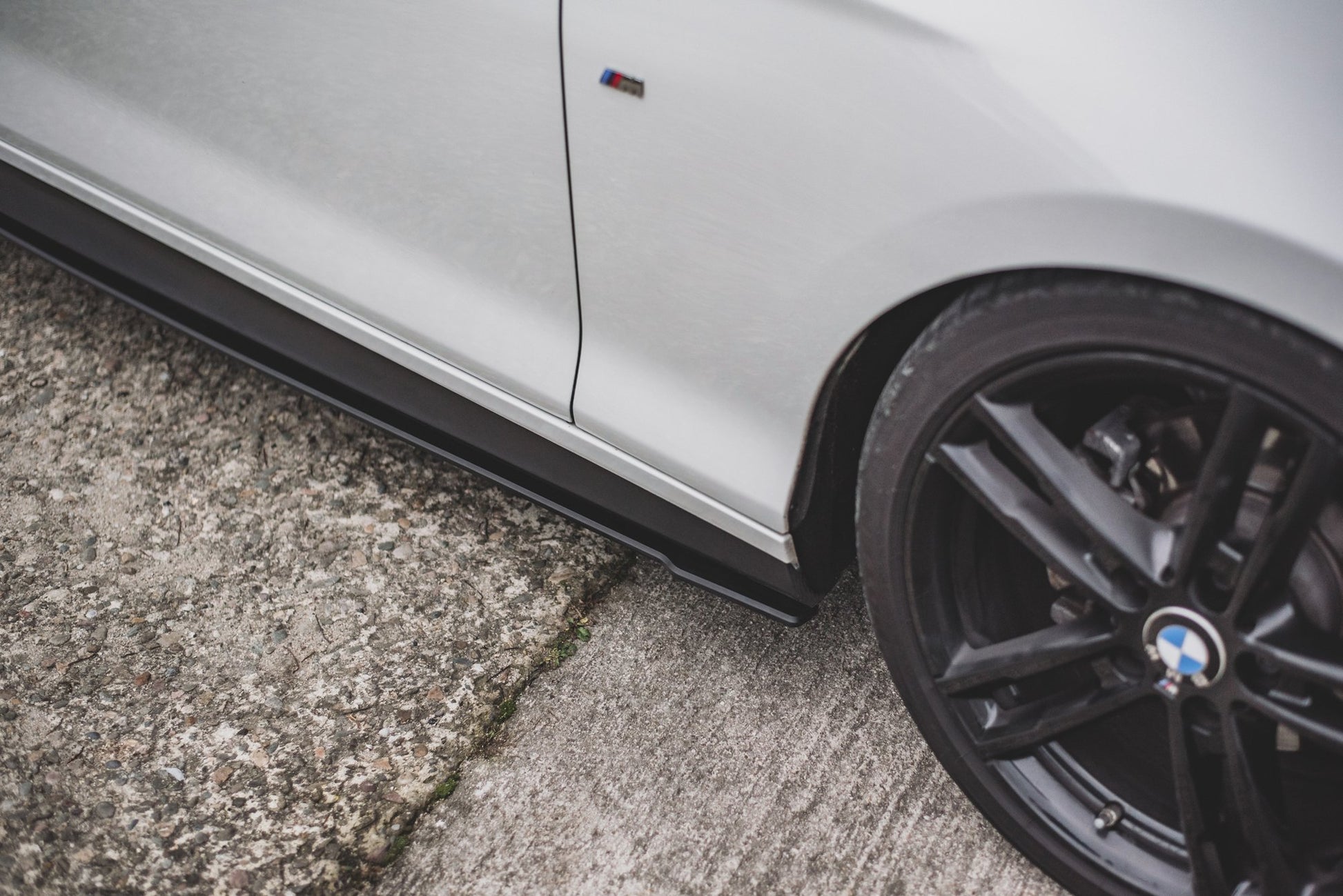 Robuste Racing Seitenschweller Ansatz für für V.2 BMW 1er F20 M135i / M140i / M-Paket