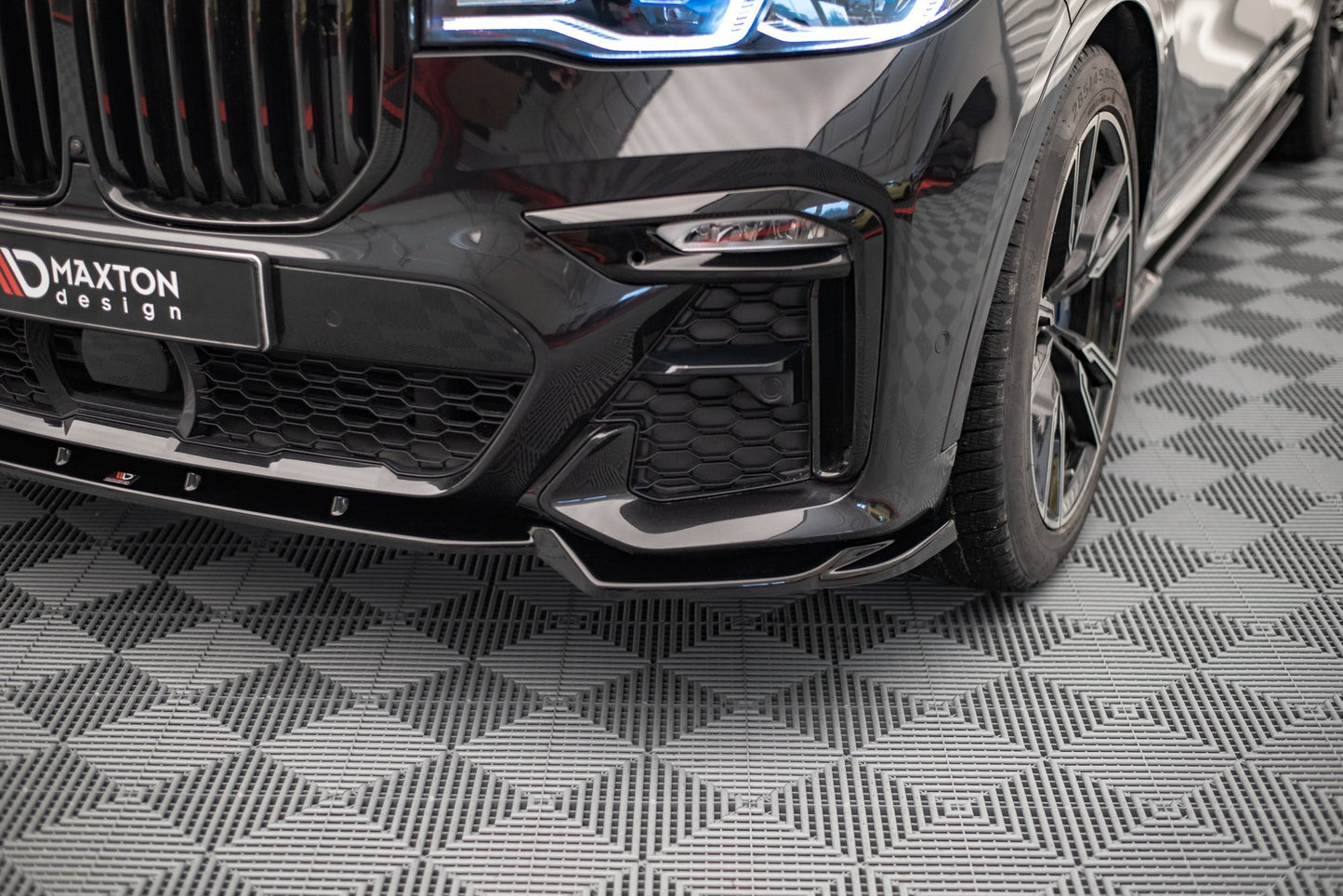Front Ansatz V.2 für BMW X7 M G07 schwarz matt
