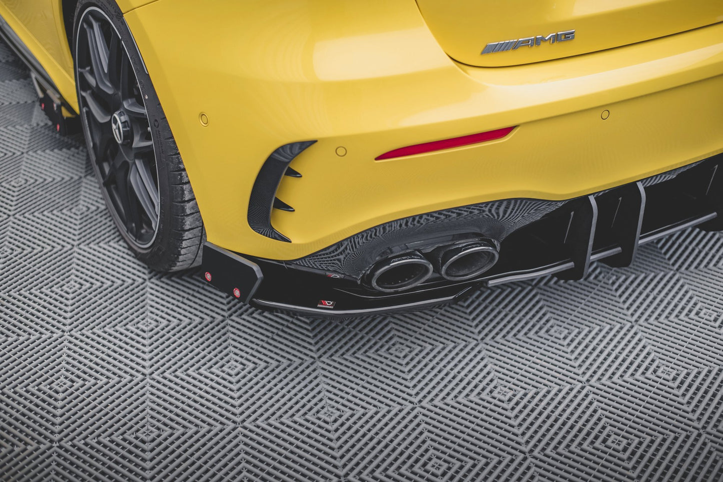 Heck Ansatz Flaps Diffusor +Flaps für V.2 Mercedes-AMG A45 S