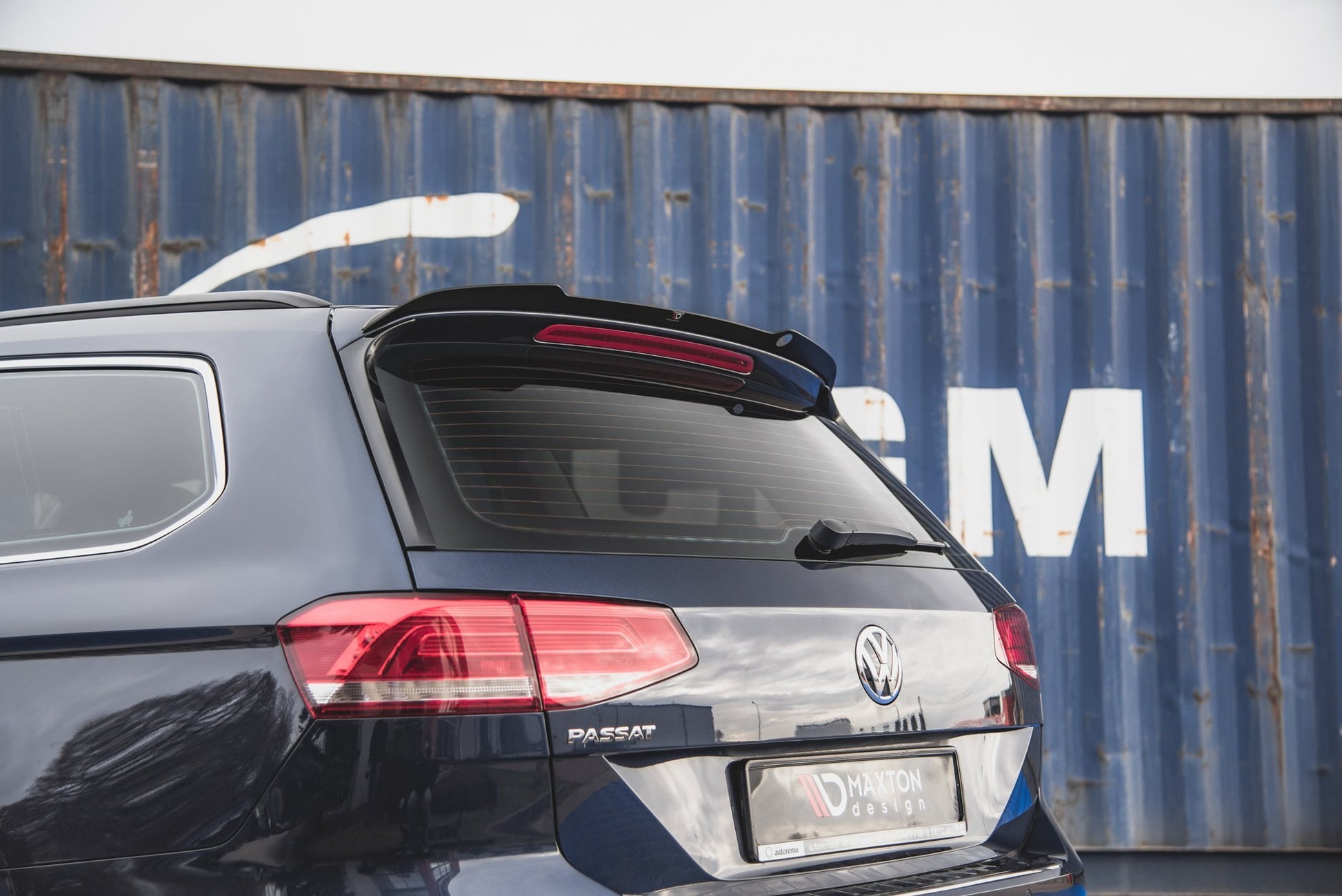 Spoiler CAP für Volkswagen Passat B8 Variant schwarz Hochglanz
