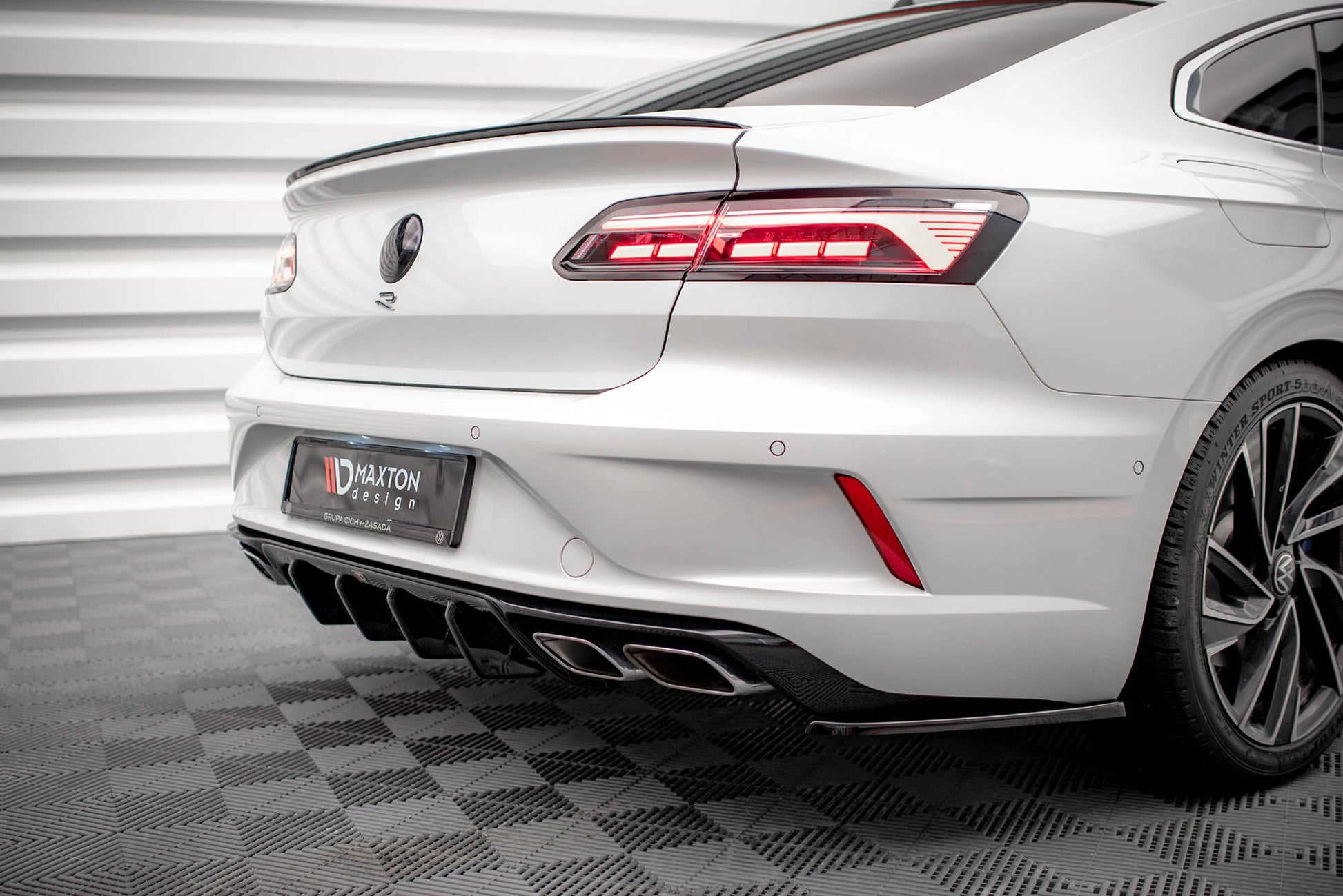 Heck Ansatz Flaps Diffusor für Volkswagen Arteon R schwarz matt