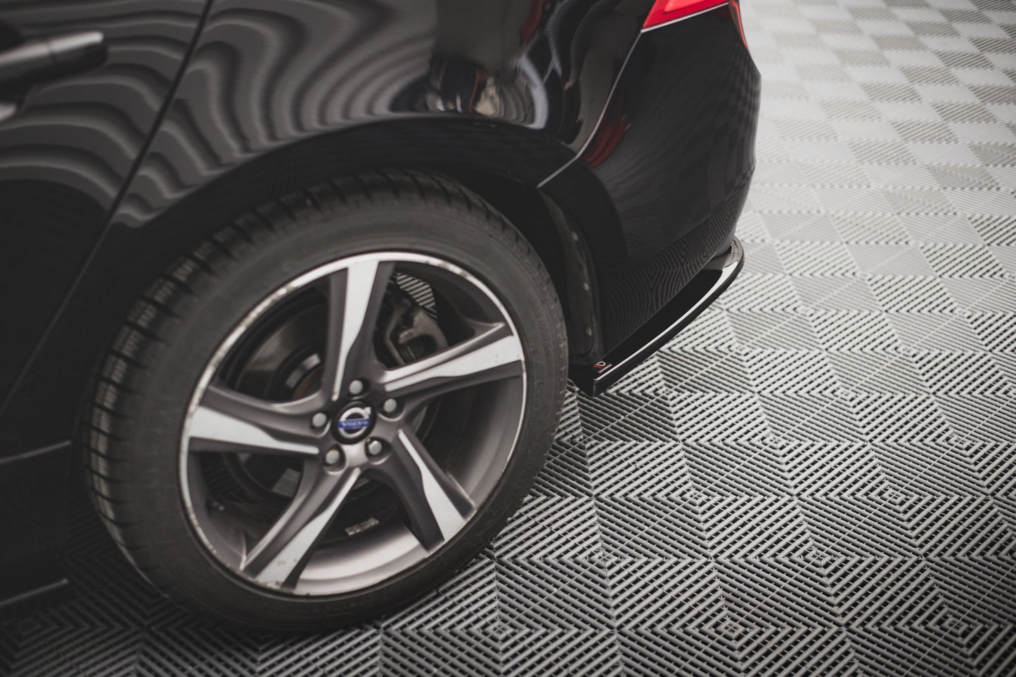 Heck Ansatz Flaps Diffusor für Volvo S60 R-Design Mk2 schwarz matt