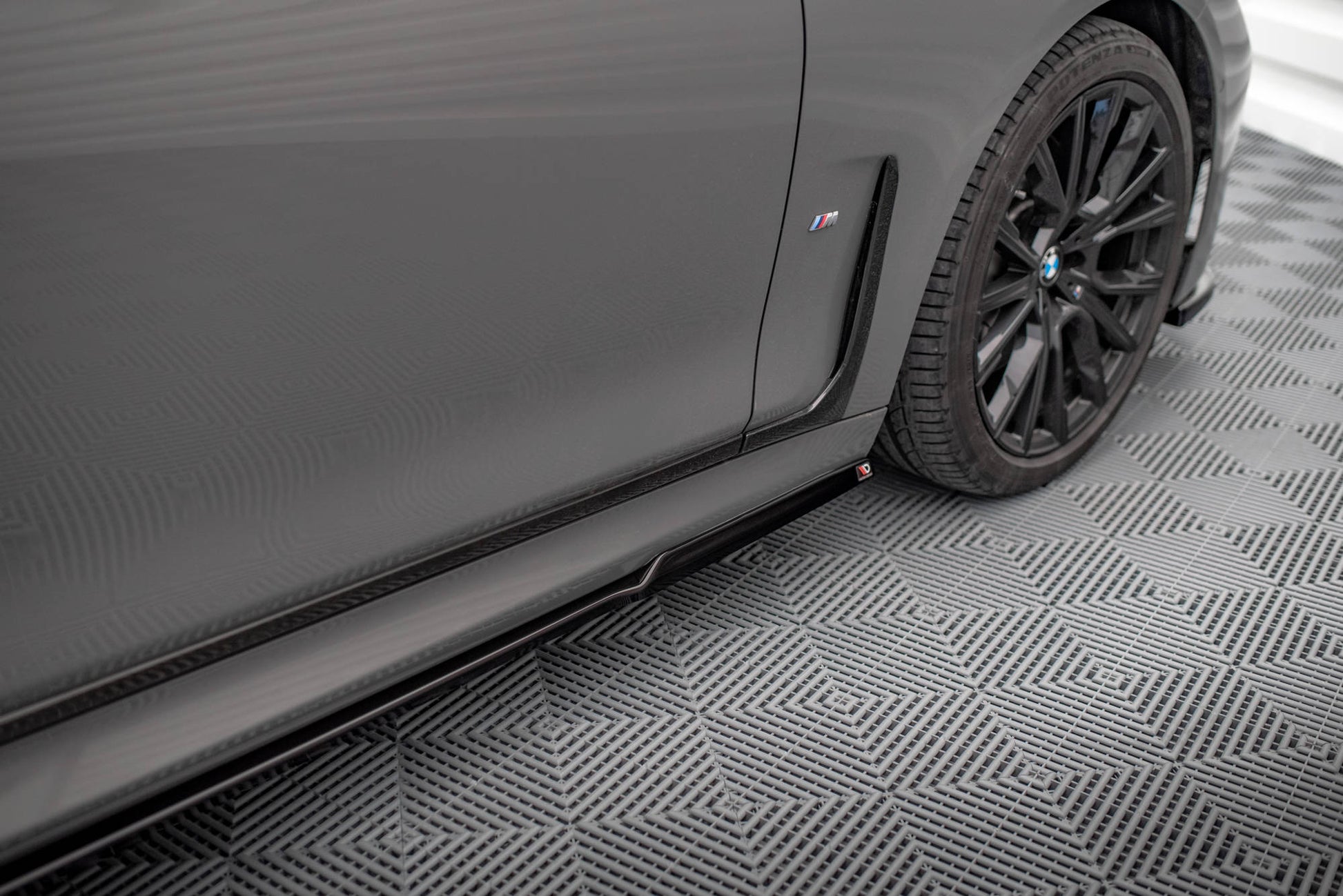 Seitenschweller Ansatz für BMW 7 M-Paket G11 Facelift schwarz matt