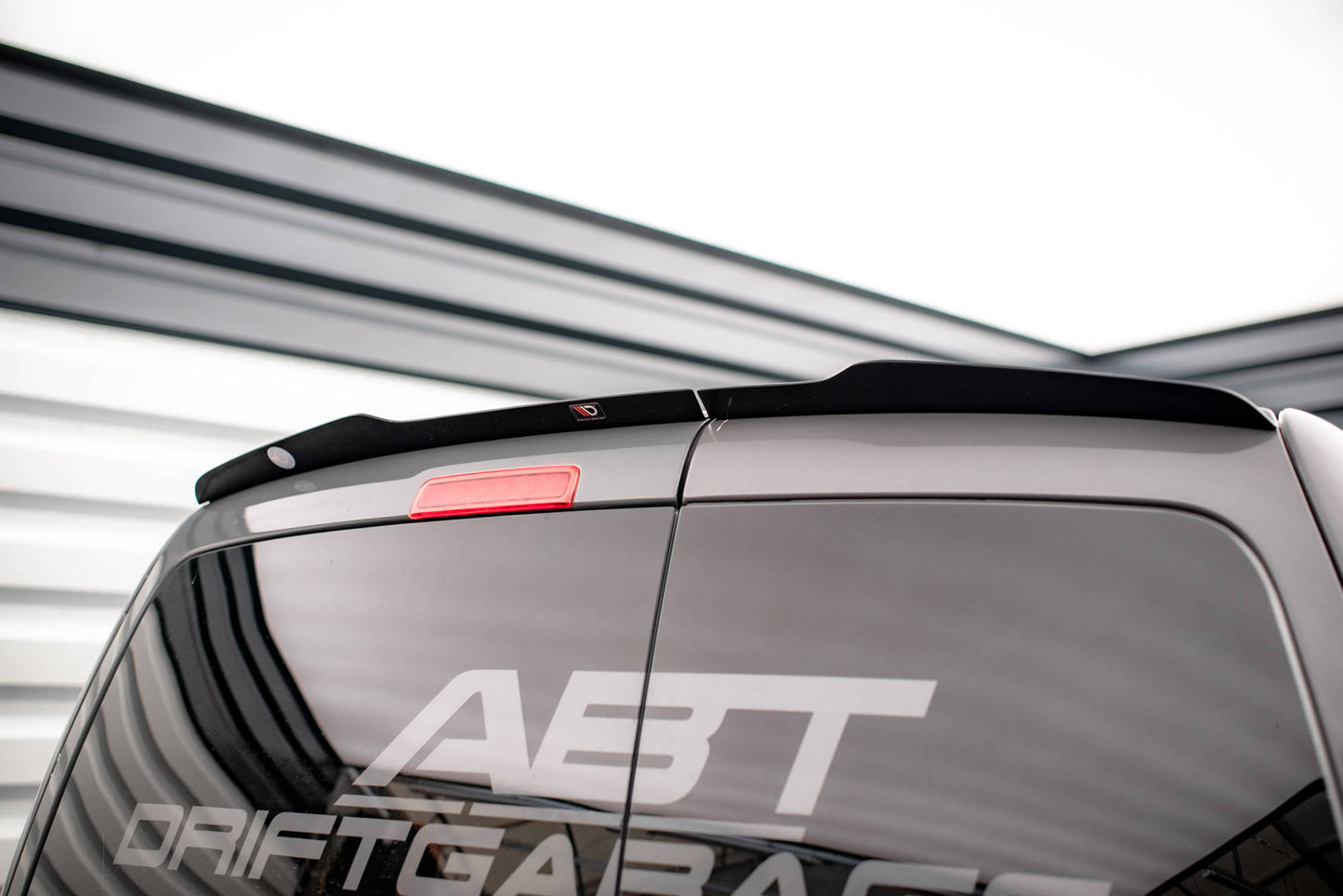 Spoiler CAP für Volkswagen Caddy Mk3 Facelift schwarz Hochglanz