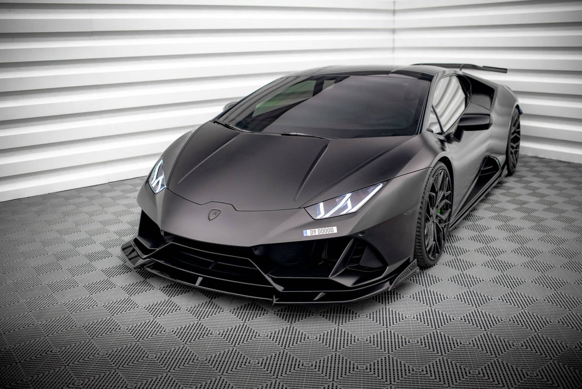 Front Ansatz für Lamborghini Huracan EVO schwarz Hochglanz