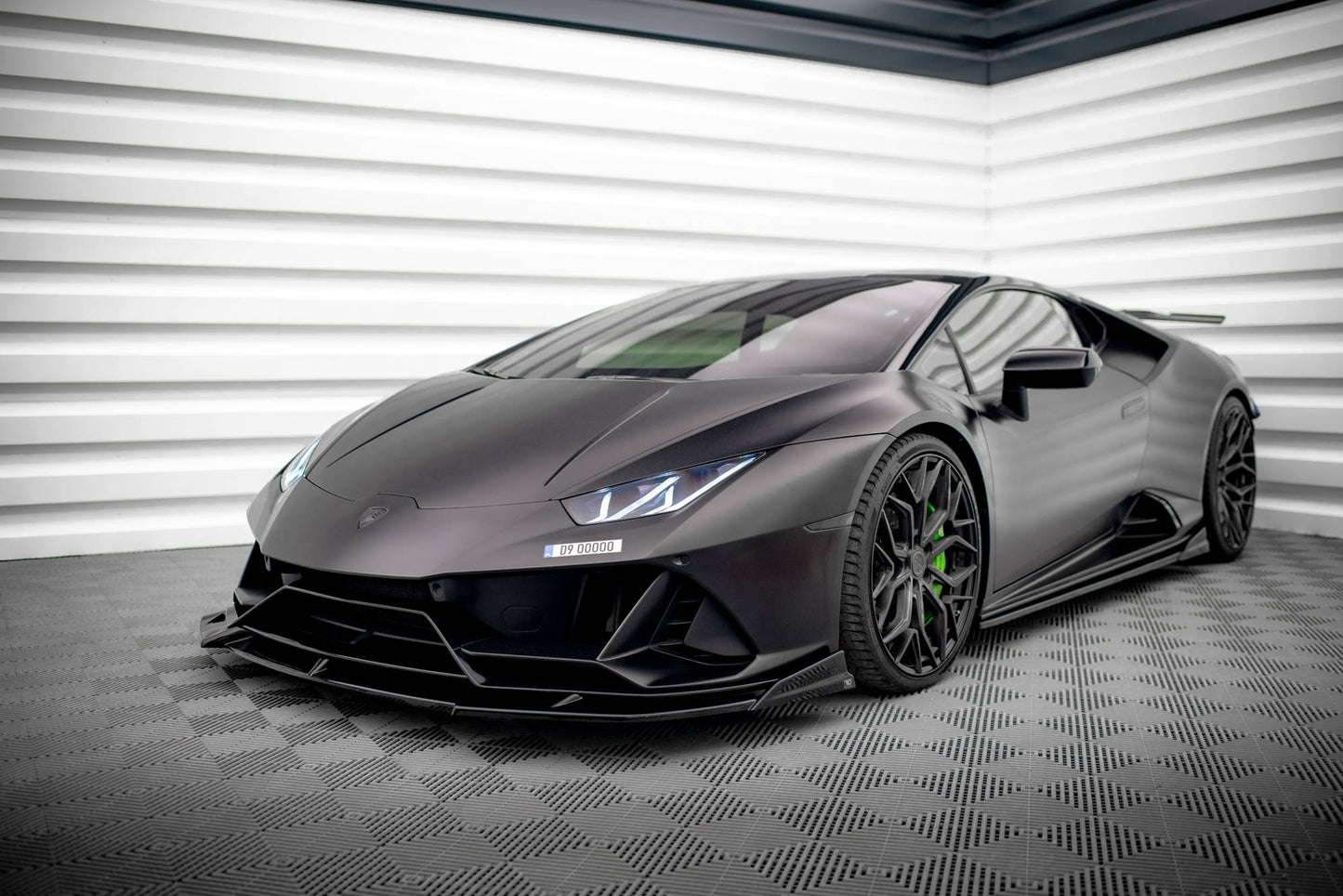 Front Ansatz für Lamborghini Huracan EVO schwarz Hochglanz