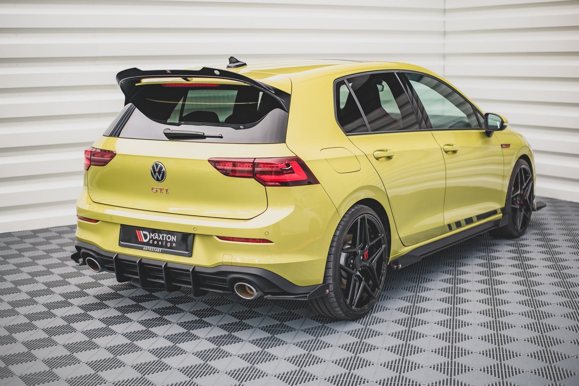 Robuste Racing Heckschürze V.2 für Volkswagen Golf 8 GTI Clubsport
