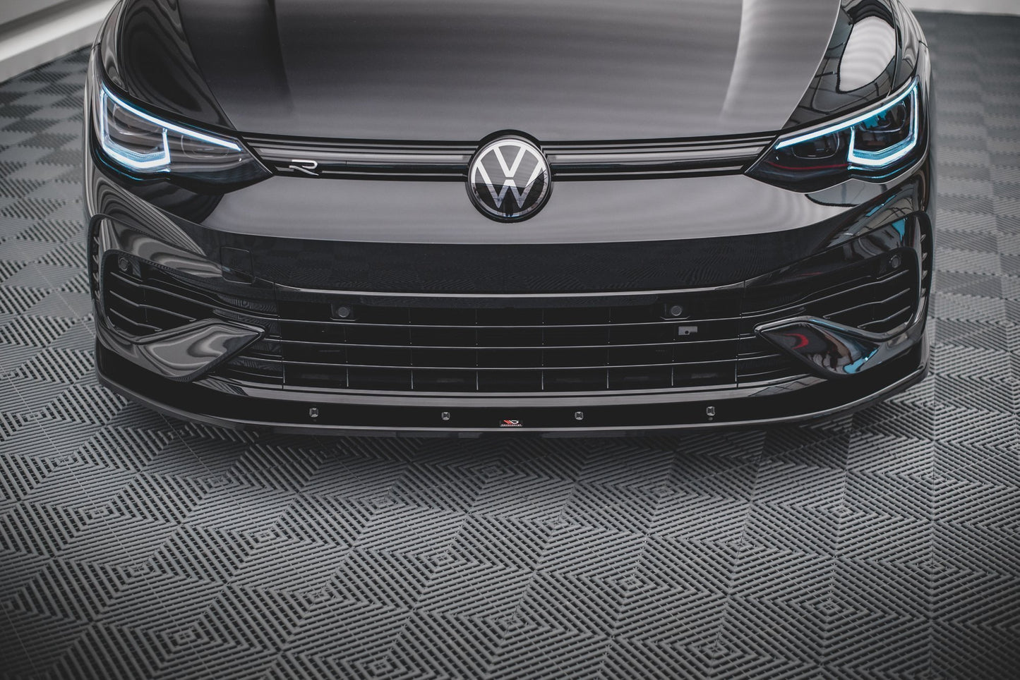Front Ansatz V.1 für Volkswagen Golf R Mk8 schwarz matt