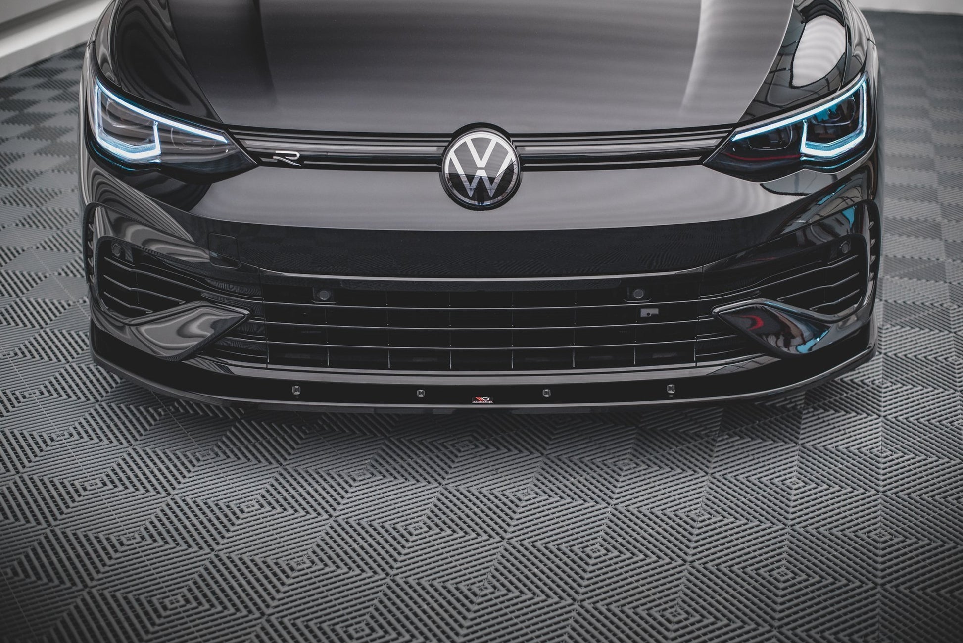 Front Ansatz V.1 für Volkswagen Golf R Mk8 schwarz matt