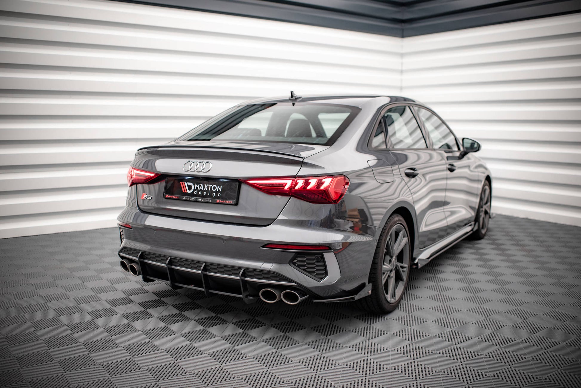 Street Pro Heck Ansatz Flaps Diffusor +Flaps für Audi S3 Limousine 8Y schwarz Hochglanz